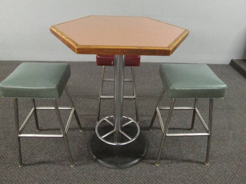 lot 74 image: Bar  Restaurant High Top Table