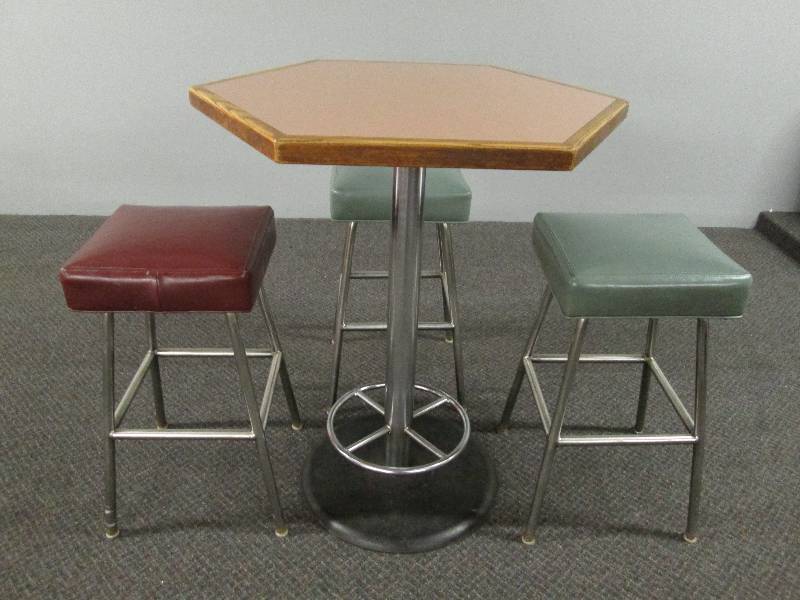 lot 75 image: Bar  Restaurant High Top Table