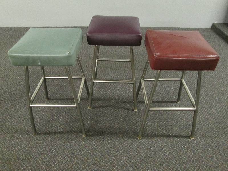 lot 79 image: 60S Retro Bar Stool