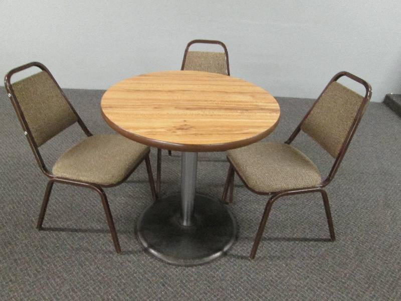 lot 82 image: Medium Bar  Restaurant table