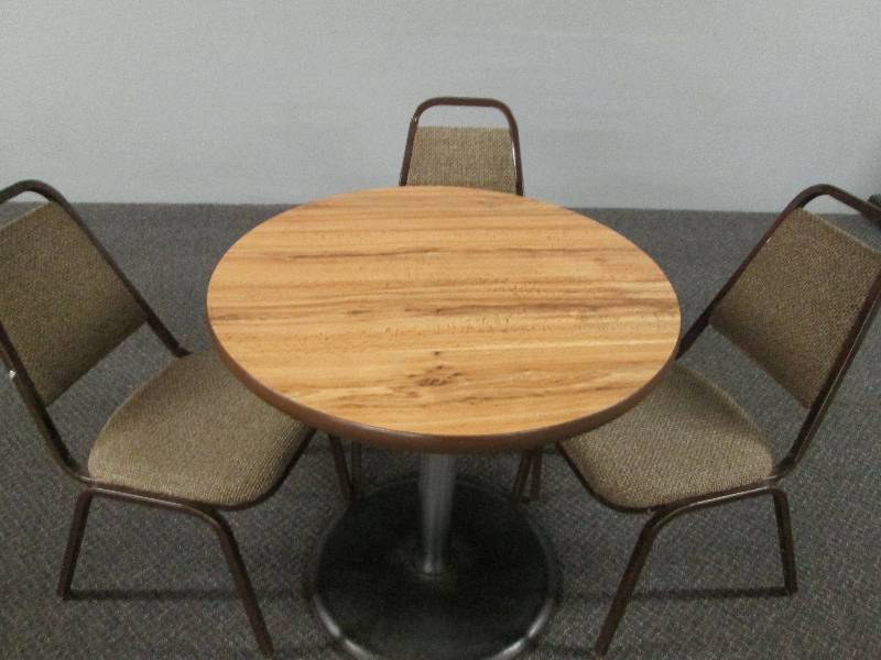 lot 83 image: Medium Bar  Restaurant table