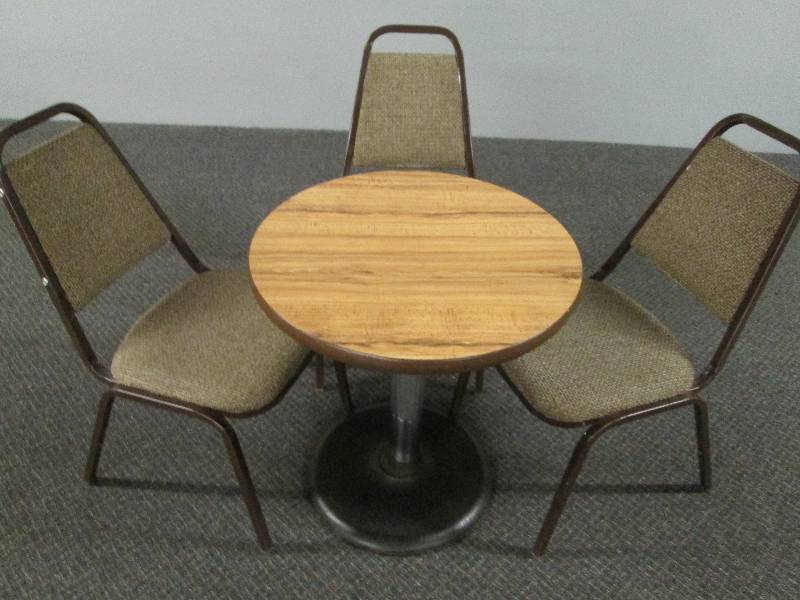 lot 89 image: Small Bar  Restaurant table