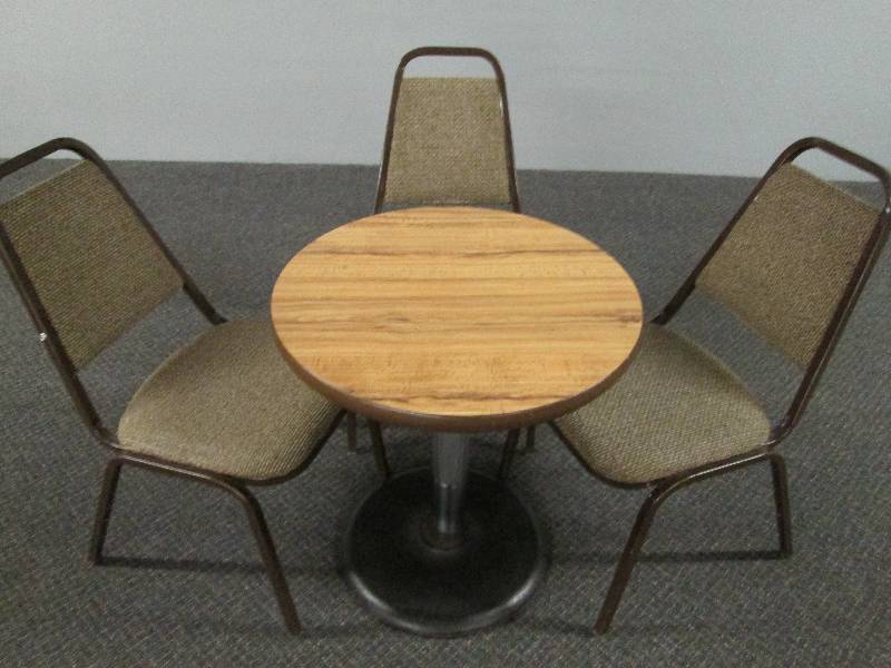 lot 90 image: Small Bar  Restaurant table