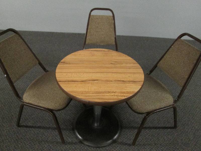 lot 92 image: Small Bar  Restaurant table