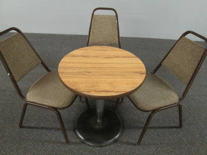 lot 95 image: Small Bar  Restaurant table
