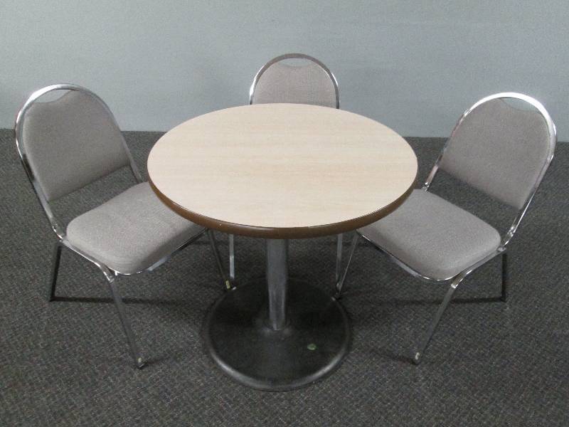 lot 109 image: Medium Bar  Restaurant table