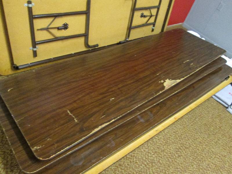 lot 148 image: Folding Banquet Table