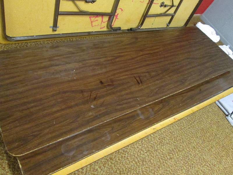 lot 149 image: Folding Banquet Table