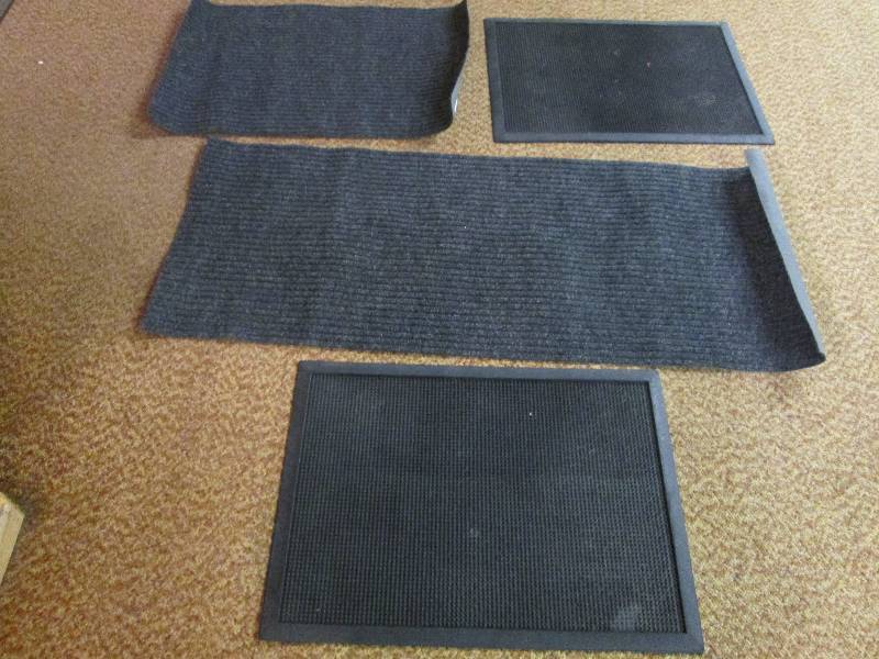 lot 158 image: Entry Rugs