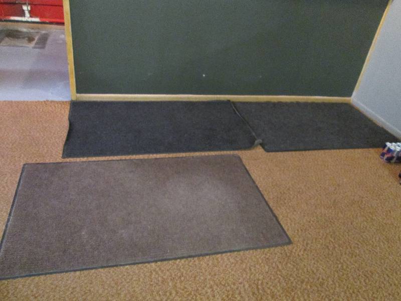 lot 159 image: Entry Rugs