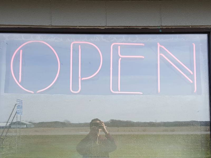 lot 40 image: Large 5 x 18 Neon Open Sign w Variable Control
