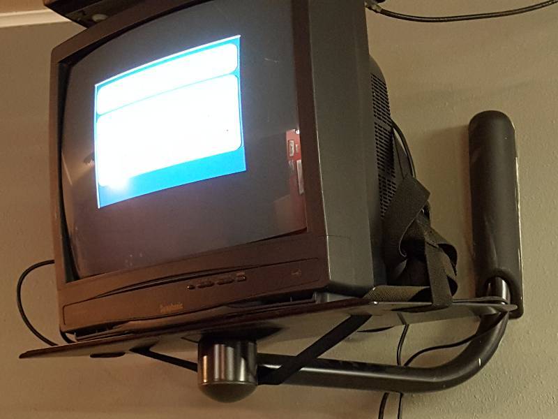 lot 46 image: Symphonic WF-13 19 Color TV & Wall Mount