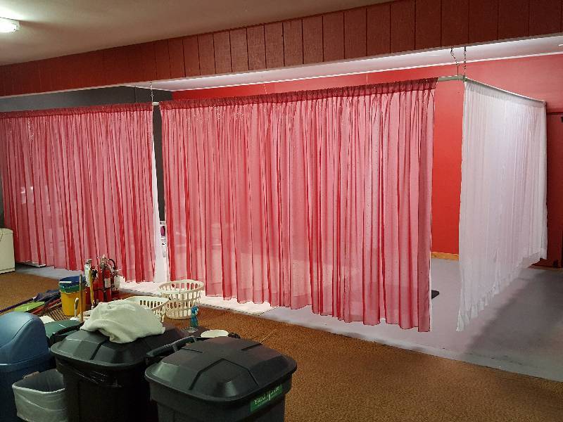lot 175 image: Rods & Curtains