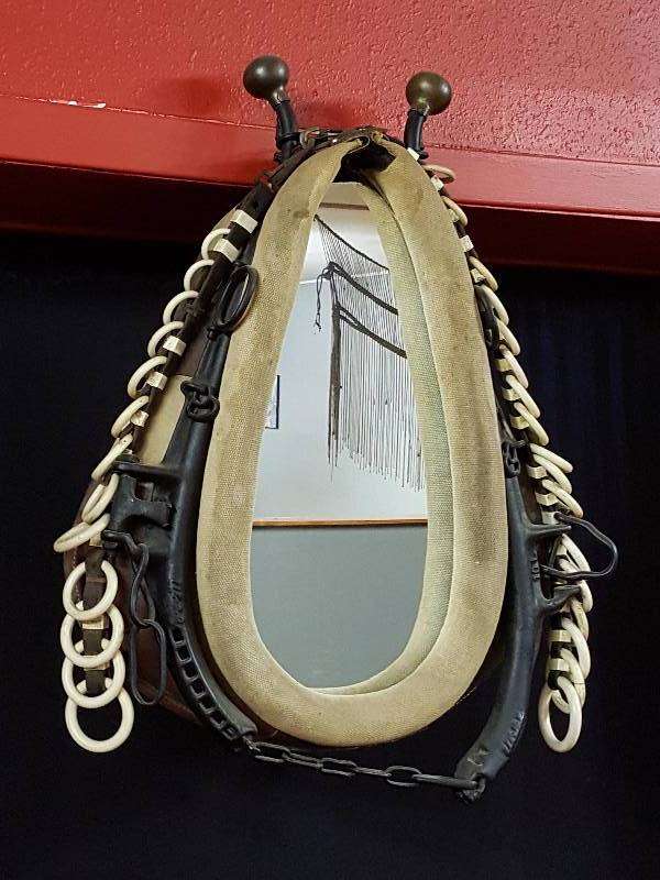 lot 189 image: Antique Horse Collar - Mirrored