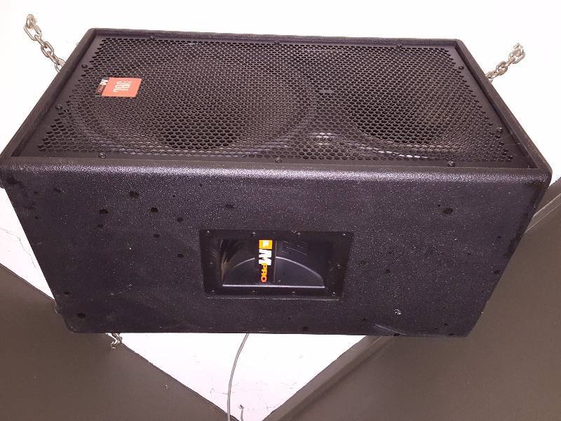 lot 13 image: JBL Mpro Series MP415 Speaker