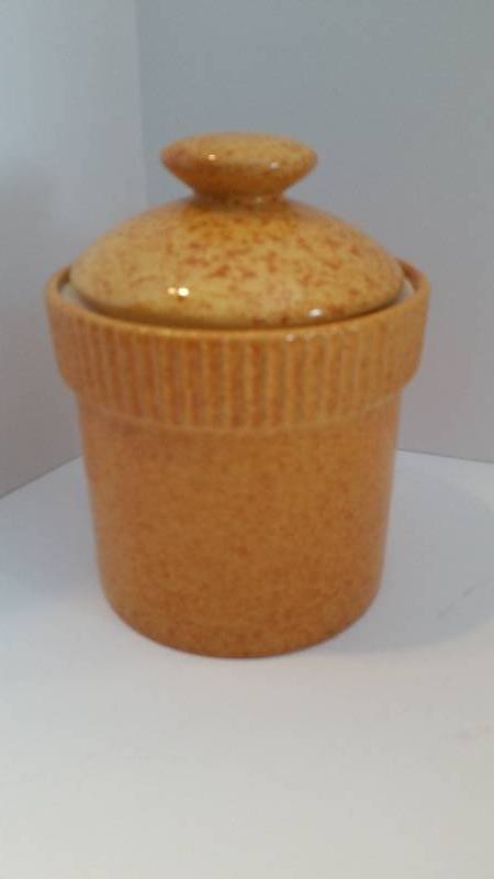 lot 51 image: Small Holiday Decorative crockJar in Original Box - Never Used - See Pictures