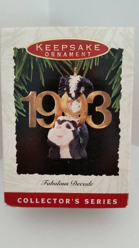 lot 83 image: Hallmark Keepsake Ornament - Fabulous Decade  Collectors Series 1993 Edition In Original Box