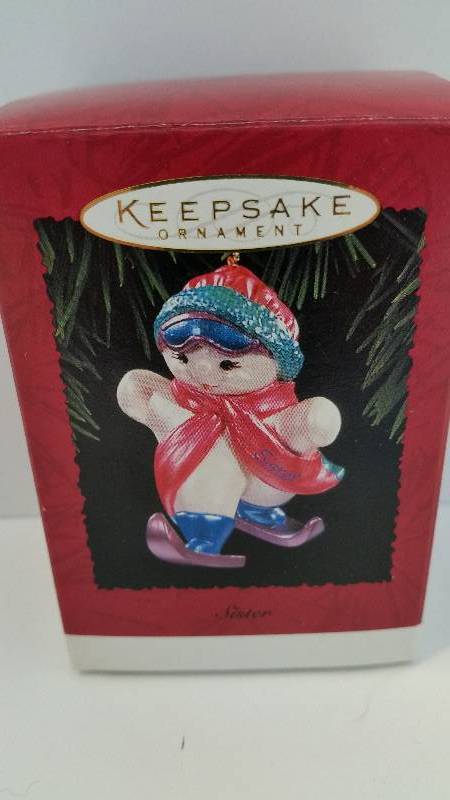 lot 84 image: Hallmark Keepsake Ornament - Sister 1995 Edition In Original Box