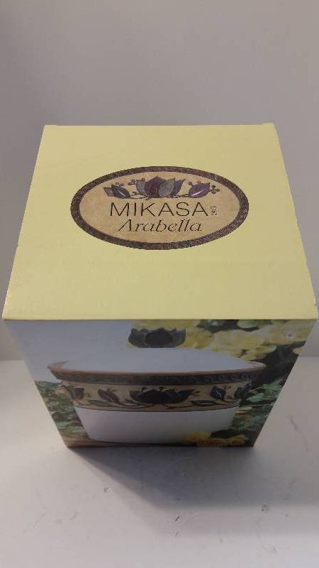 lot 54 image: RARE PIECE Mikasa Arabella Cookie JarBiscuit Pot (KT430600) New In Original Box