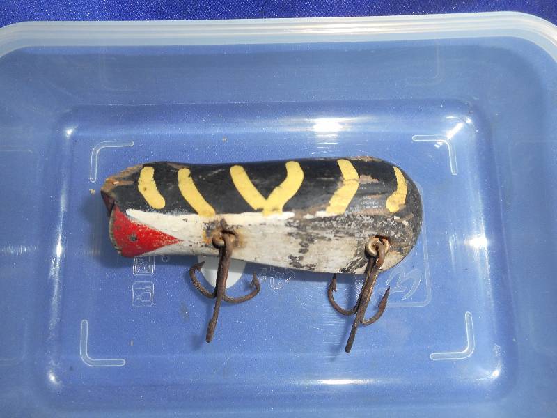 VINTAGE WOOD LURE