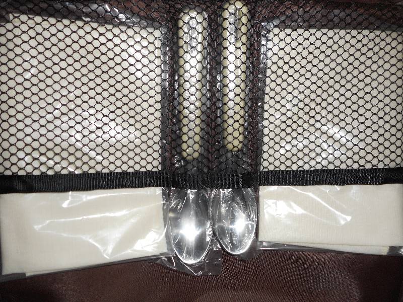STAINLESS THERMOS SET WITH GLASSES AND SPOONS