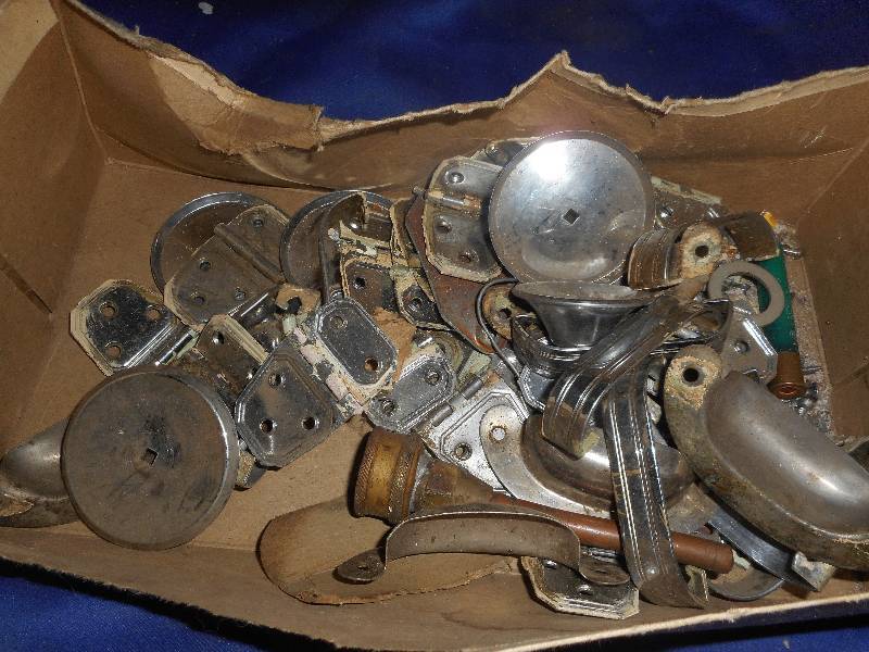 VINTAGE METAL PIECES