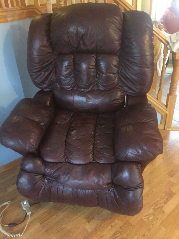 Faux Leather Lift Chair