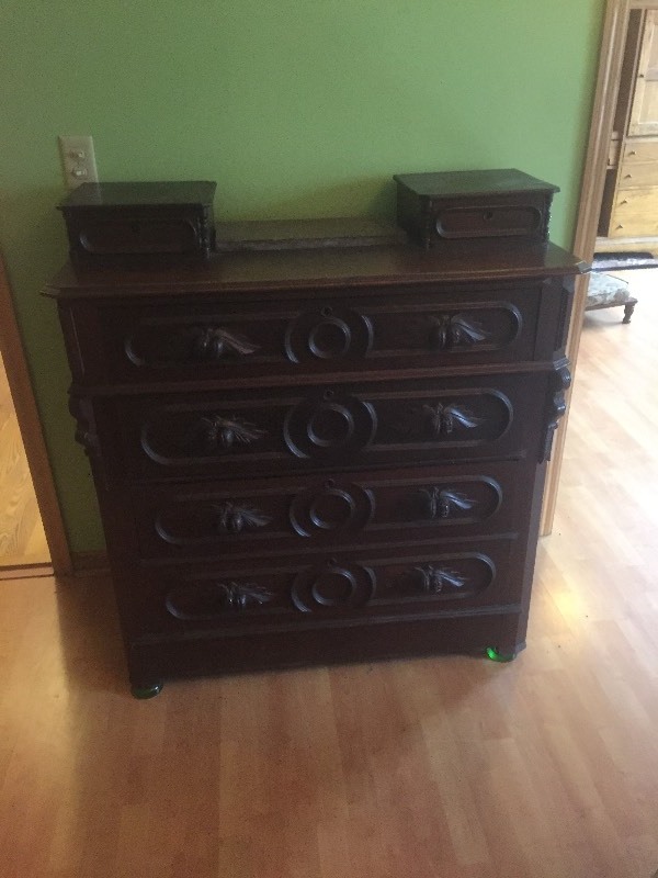 Dresser
