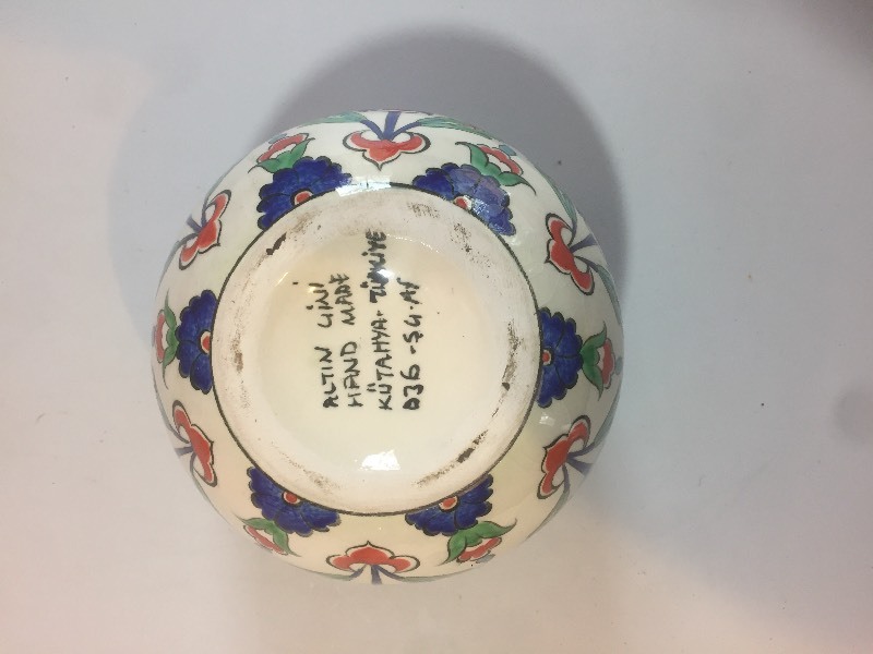 4 Ceramic pots