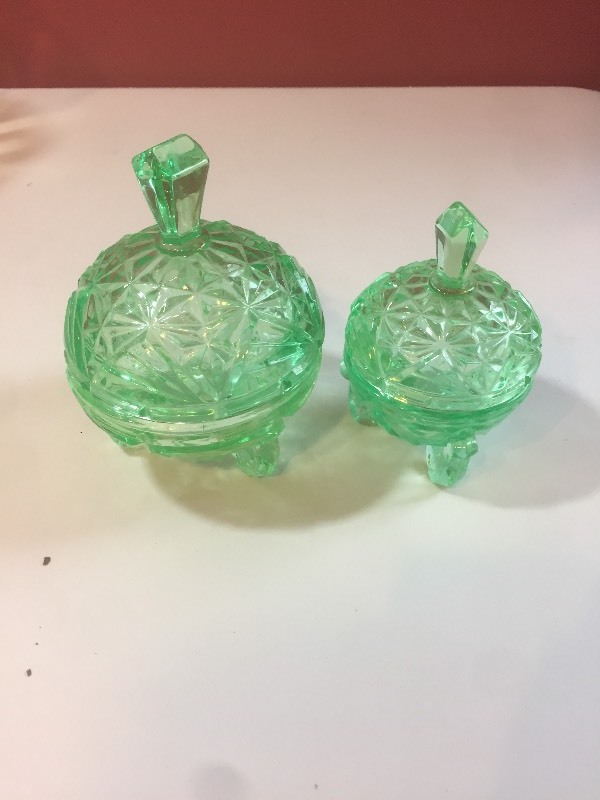 5 Vaseline Glass type items