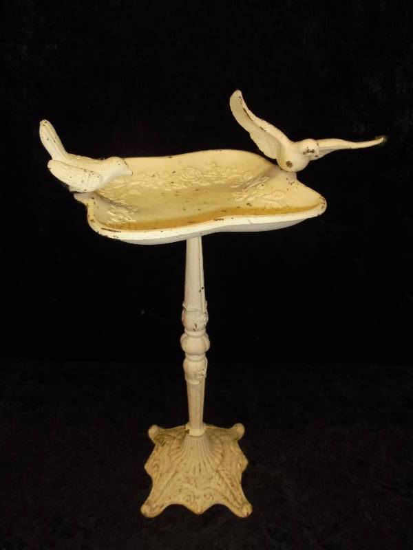 lot 17 image: Cast Bird Stand, appx 18h x 4w