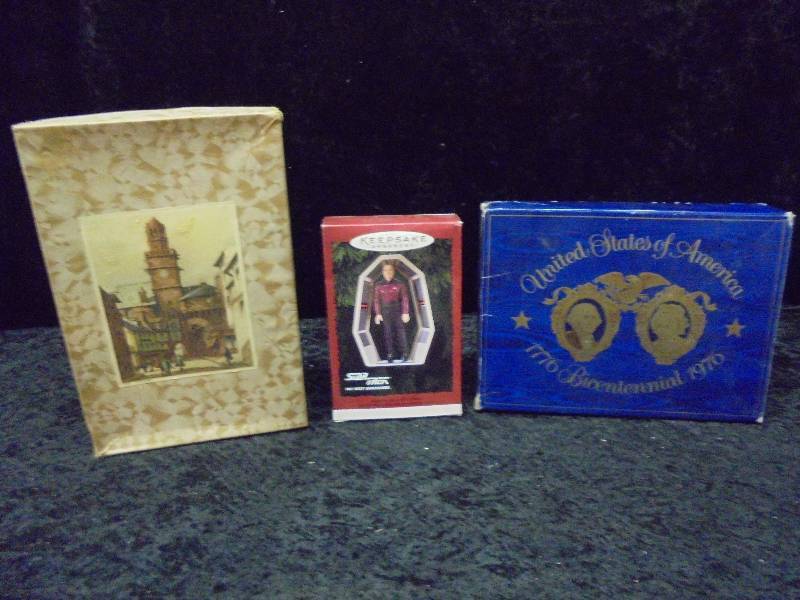 lot 44 image: Lot - Misc, Star Trek Hallmark Ornament, Misc