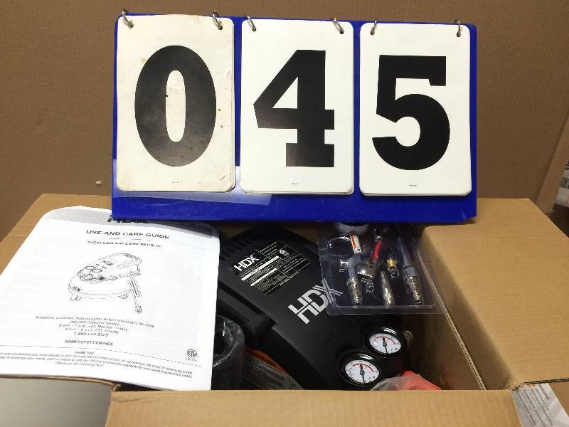 HDX 2 Gal. Pancake Air Compressor  Kit in like New working conditions