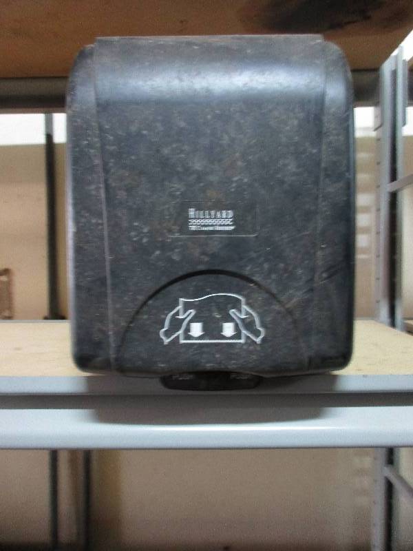 lot 15 image: Paper Towel Dispensor