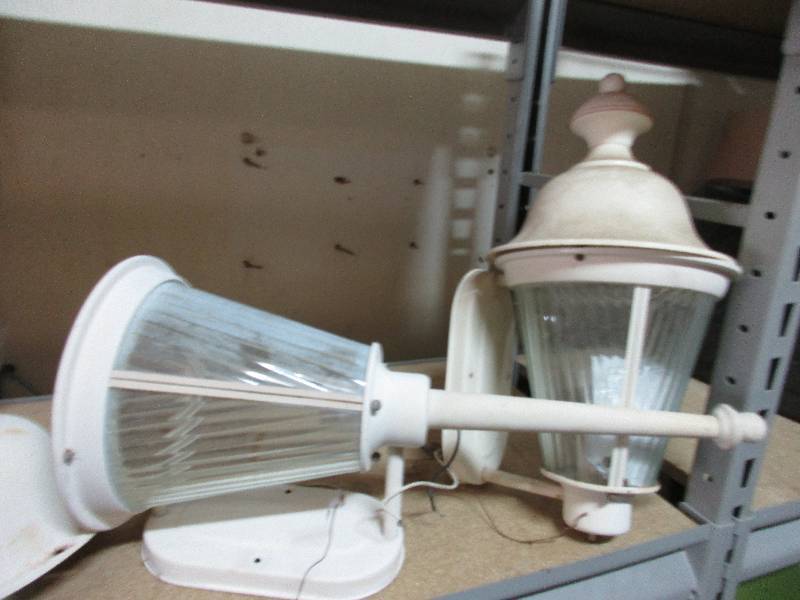 lot 17 image: Wall Lanterns