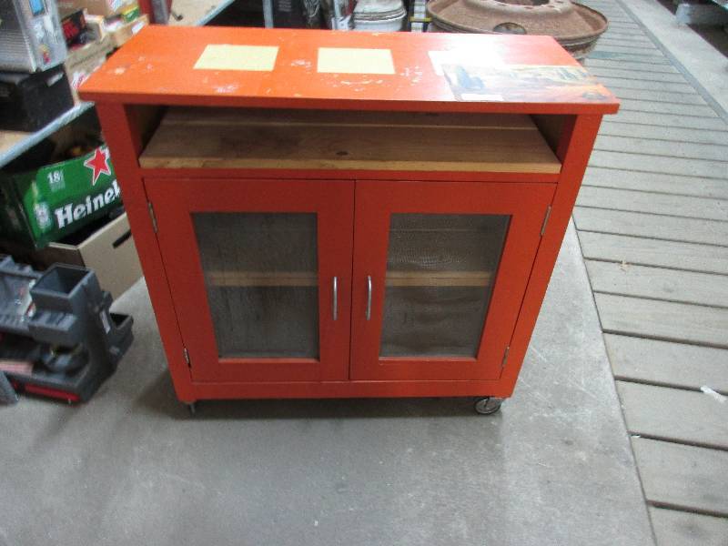 lot 28 image: Cabinet