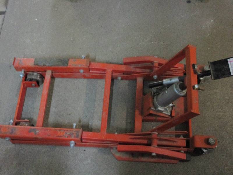 lot 36 image: Motorcycle Jack