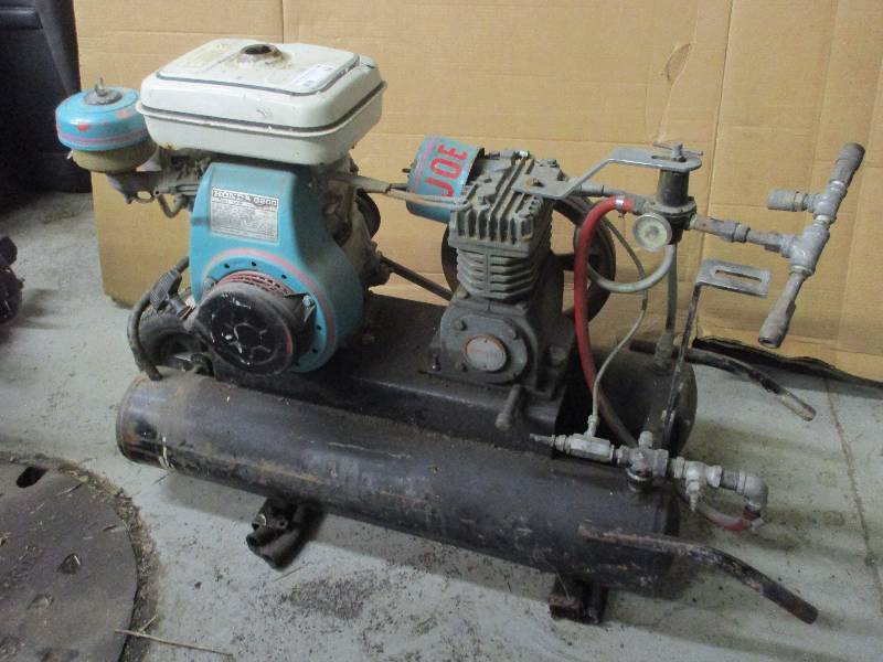 lot 64 image: air compressor w Honda g200 5 hp motor