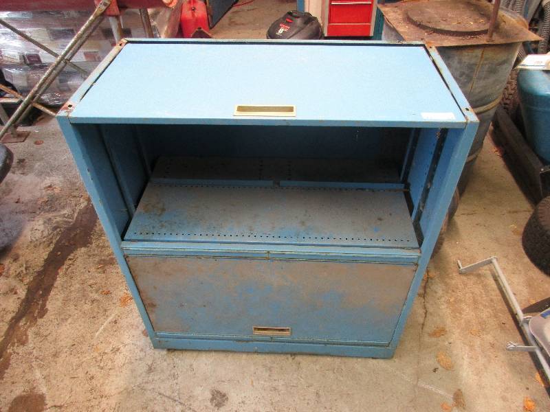 lot 73 image: 2 blue storage cabinets