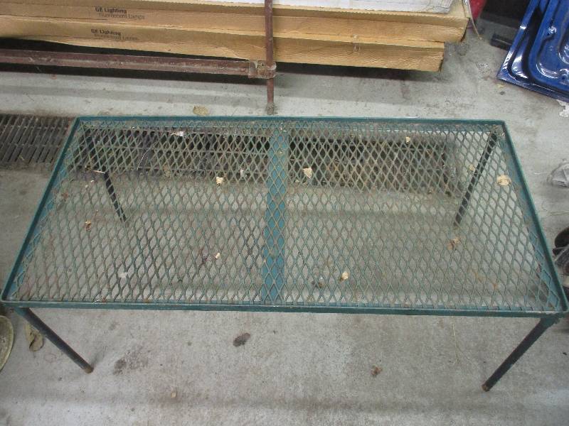 lot 75 image: metal rack 20 tall
