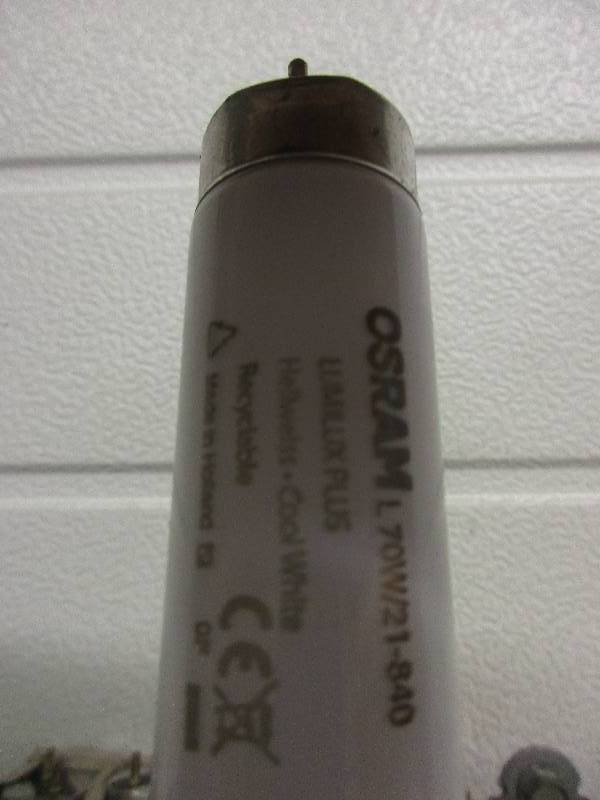 lot 83 image: fluorescent bulbs 25 - OSRAM 70w21-840