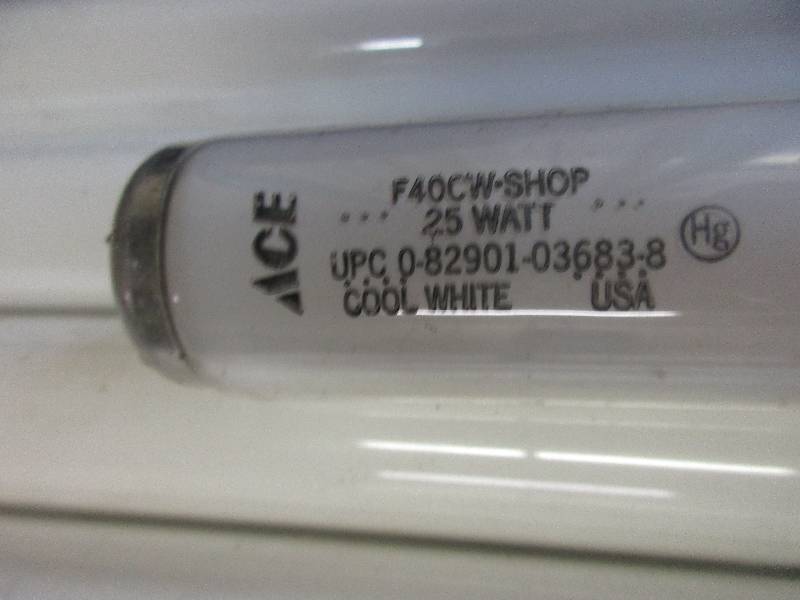 lot 84 image: fluorescent bulbs 11- 25w F40CW Shop
