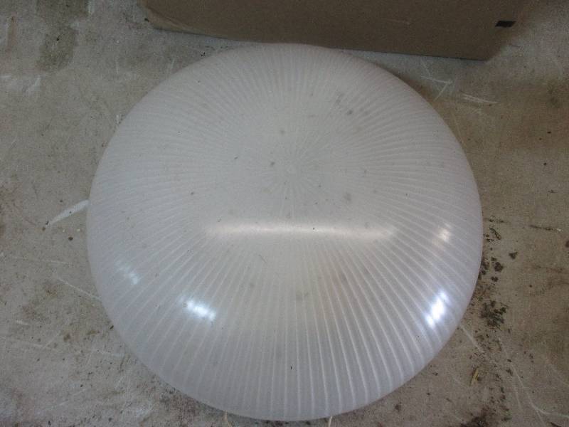 lot 133 image: 4 interior light fixtures
