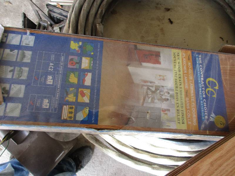 lot 139 image: 2.5 boxes red oak laminate flooring - see pictures