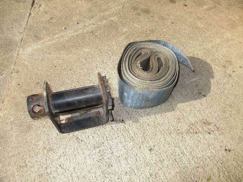 lot 152 image: 12 heavy duty straps and 7 mounts