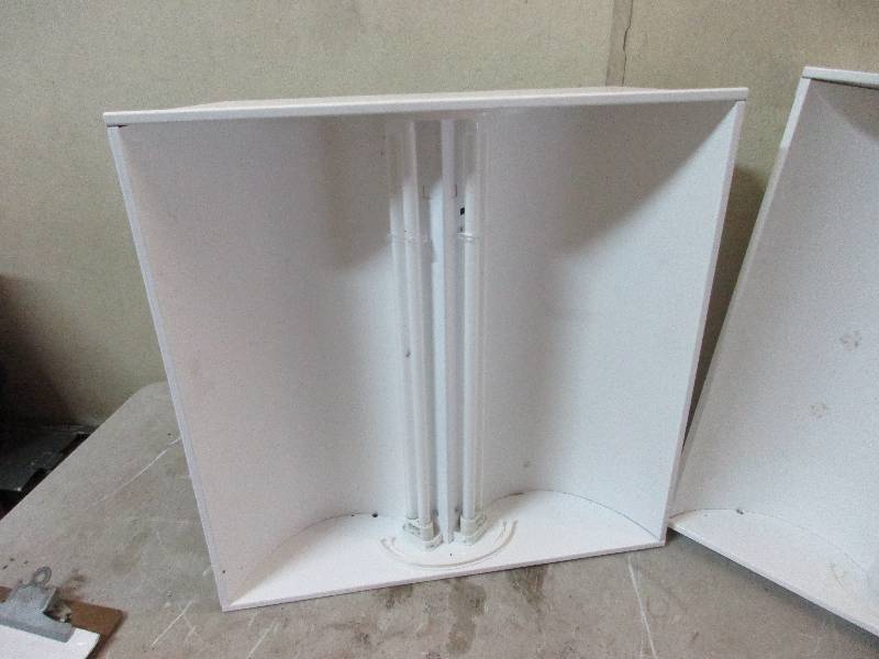 lot 173 image: 3 grow lights