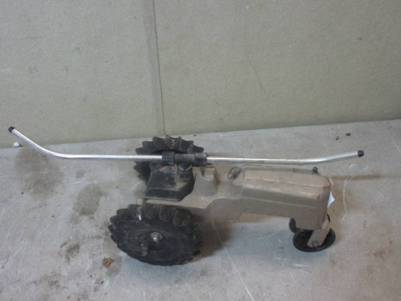lot 175 image: tractor sprinkler