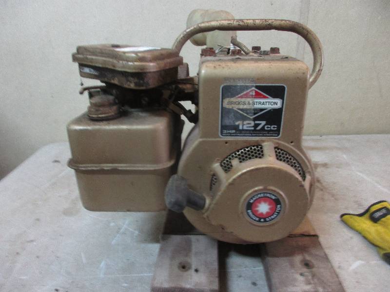 lot 193 image: wayne water pump w 3 hp brigs and straton gas motor