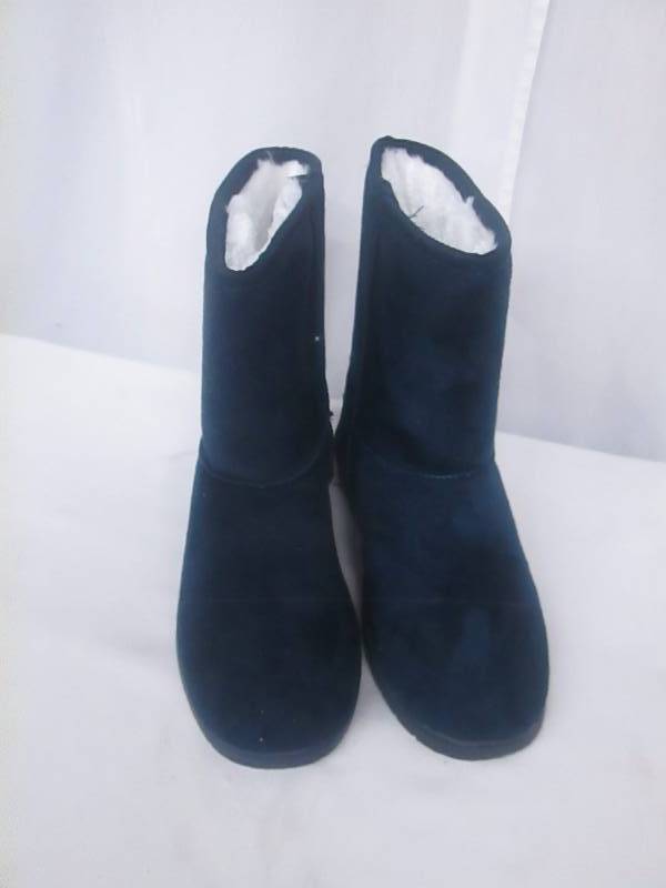 lot 54 image: Dawgs Womens 9 Microfiber Boot