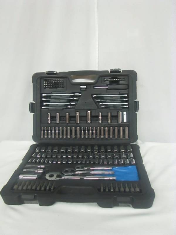 lot 19 image: Stanley 201-pc. Mechanics Tool Set